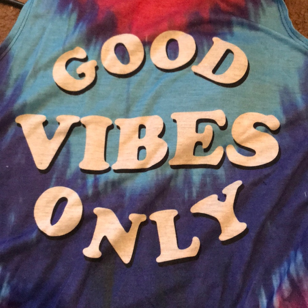 Hybrid tees good vibes tank top